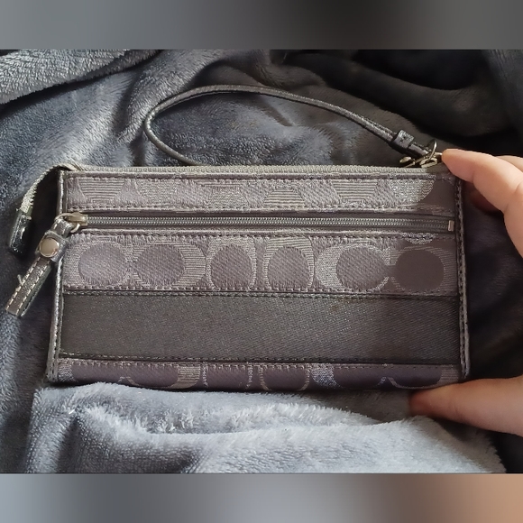 Coach signature logo grey fabric wallet wristlet w/ pink interior - Picture 3 of 8